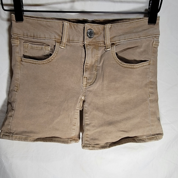 American Eagle Outfitters tan midi super stretch size 0 shorts in great shape. - Picture 4 of 6